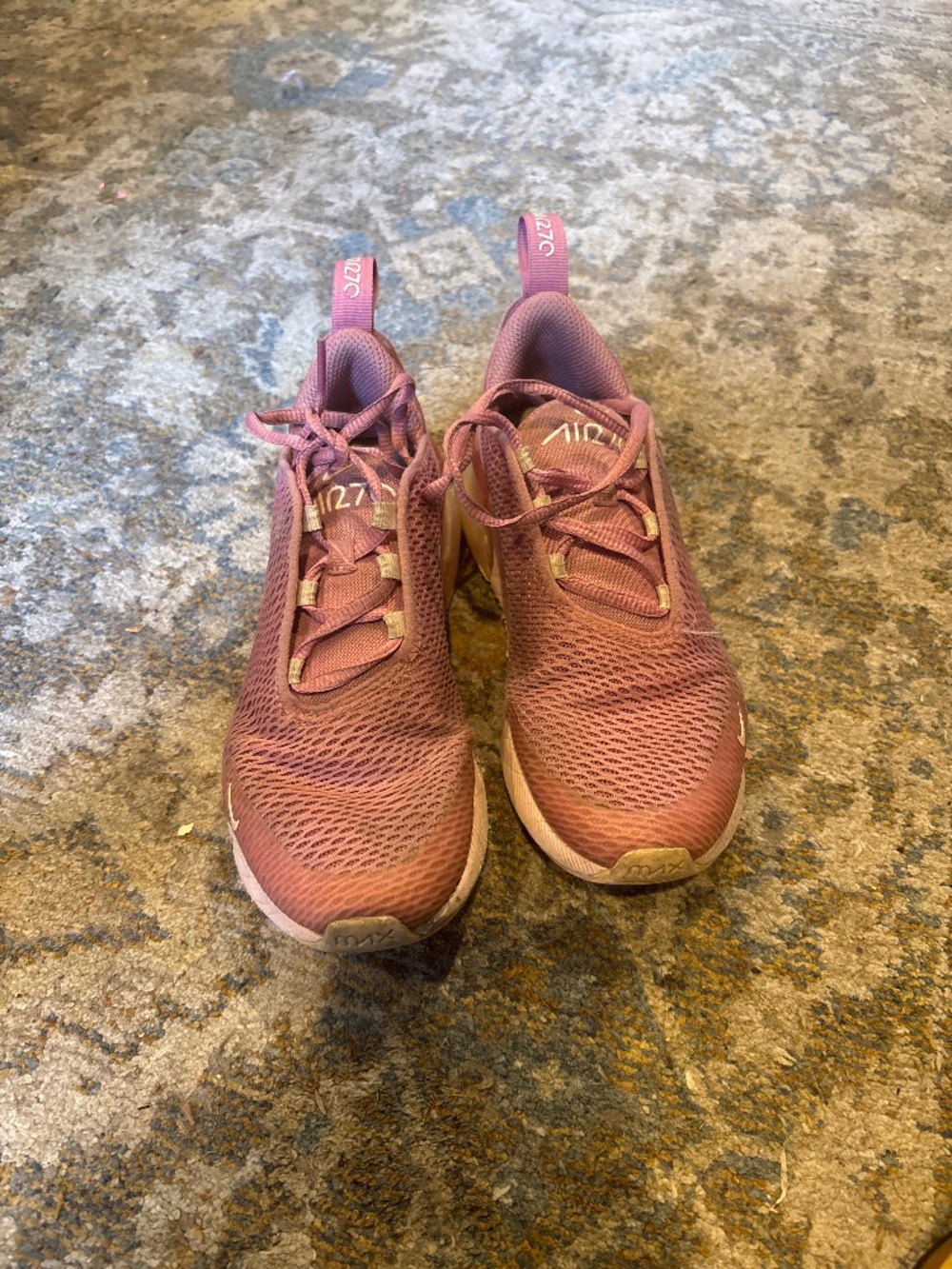 💗 Nike Air Max 270 sneakers in a beautiful pink color. Girls Size